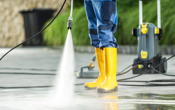 Best Sidewalk Pressure Washing  in Aztec, NM